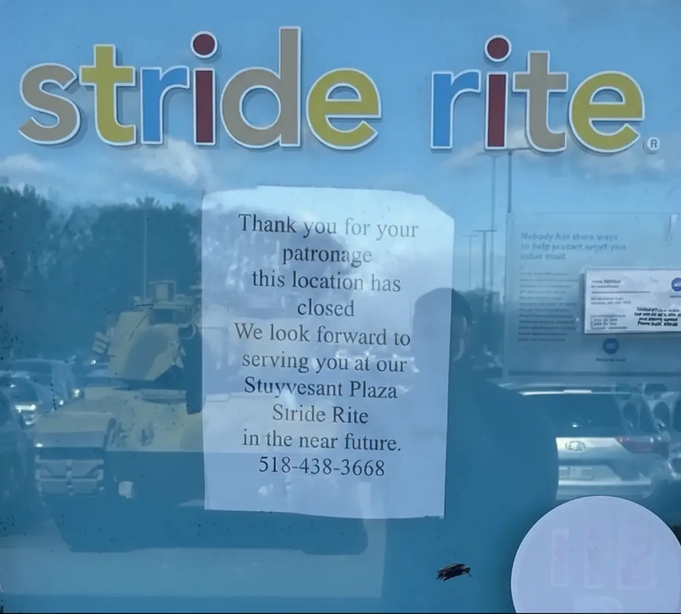 Stride Rite Closing Sign